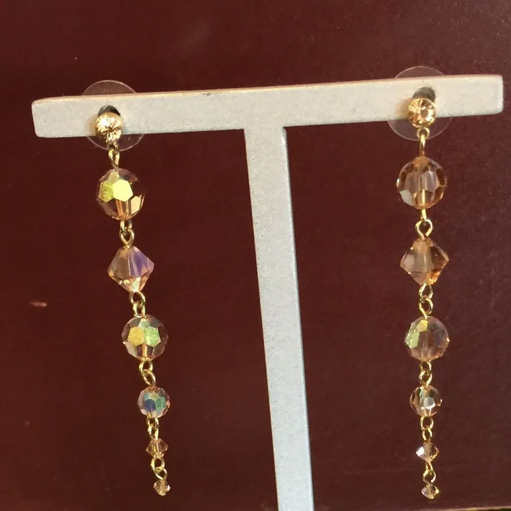 Cache earrings - Picture 1 of 8